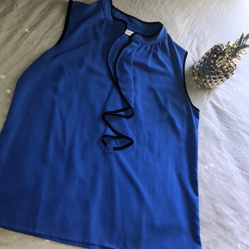 🚨🚨SOLDDD 🚨🚨Gorgeous Calvin Klein blouse!!